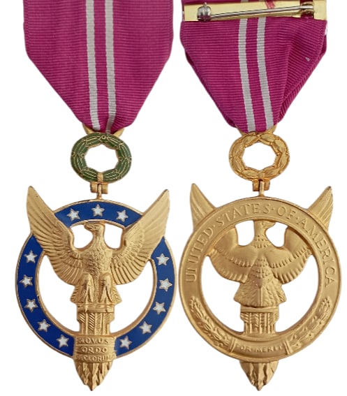 Presidential Medal for Merit: Breast Badge, 62x39 mm, gilt Bronze, original suspension ring and ribbon. Superb medal, in mint state!