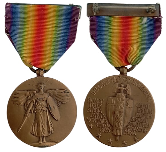 Inter-Allied Victory Medal 1914-1918: Breast Badge, 41x36 mm, Bronze, original suspension ring and ribbon. Mint state! I