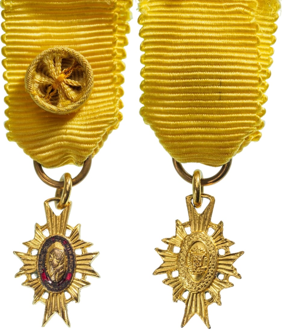 Order of Francisco de Miranda: Officer`s Cross Miniature, instituted in 1943. Breast Badge Miniature, 16x11 mm, gilt Bronze, one side partially enameled, original suspension ring and ribbon with rosette. I