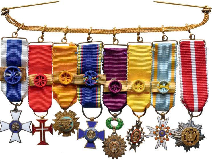 Chain of 8 Miniatures:: Country: BRAZIL Brazil, Order of Rio Branco; Portugal, Order of the Christ; Mexico, Order of Aztec Eagle; Colombia, Order of Boyaca; Peru, Order of the Sun; Venezuela, Order of Francisco Miranda; Japa