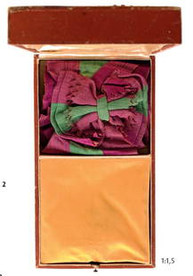 ORDER OF INDEPENDENCE: Country: AFGHANISTAN Grand Cross Sash in Case of Issue, 1st Class, instituted in 1922. Locally made silk sash and case. II