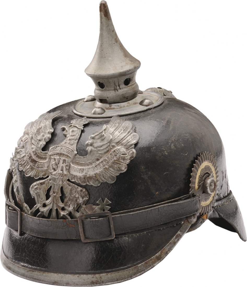 Army enlisted Helmet md. 1916: Removable spicked for enlisted. Body made in black leather sheet steel lines eagle with initials F.R. in sheet steel black leather jugular Reichs and prussian cockarde for enlisted leather linner. Ver
