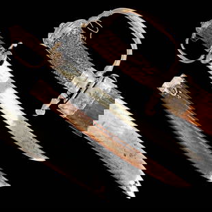 RARE FRENCH HUNTING SABER, CURVED BLADE WITH SILVER HANDLE 19TH C.: RARE FRENCH HUNTING SABER, CURVED BLADE WITH SILVER HANDLE 19TH C. Curved steel blade without fuller. Deer antler handle with silver metal details. Brown leather scabbard with silver details. A