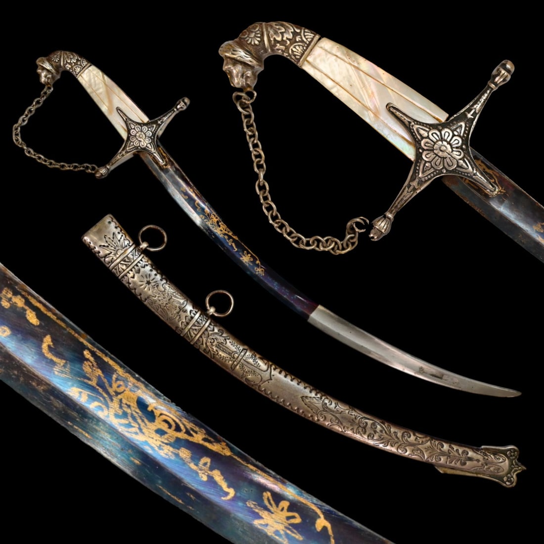 Rare French Naval Dirk, Napoleonic Era, First Empire, early 19th Century.: Rare French Naval Dirk, Napoleonic Era, First Empire, early 19th Century. A highly decorative and rare French naval dagger from the Napoleonic period, dating to the early 19th century. The blade featu