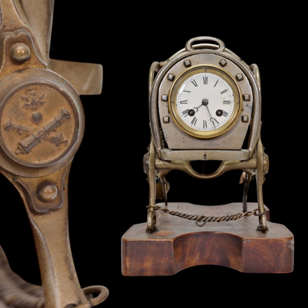 Clock, French Artillery Officer's Gift on the Occasion of Completion of Military Service, mid 19th C: Clock, French Artillery Officer's Gift on the Occasion of Completion of Military Service, mid 19th century. Very well made watch with a horseshoe-shaped case and artillery emblem. A wonderful collecto
