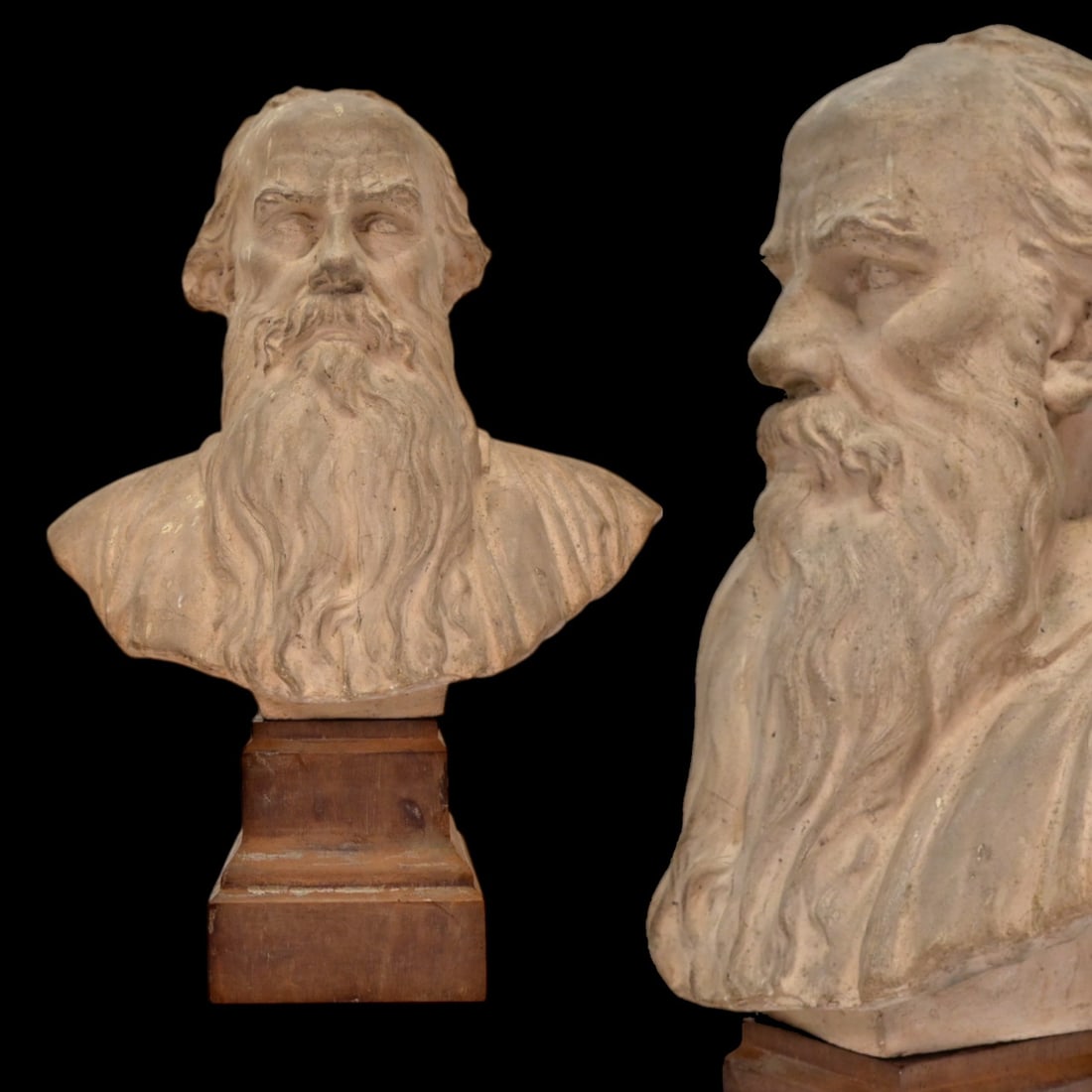 Terracotta bust on a stand of the outstanding Russian writer Leo Tolstoy by Ilia Guintsbourg,: Terracotta bust on a stand of the outstanding Russian writer Leo Tolstoy by Ilia Guintsbourg,, Russie, 19th century. On the back of the bust are inscriptions. The set includes a wooden stand. A remark