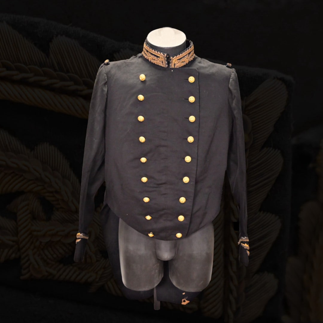 Rare French Second Empire Naval Officer's Tunic, from the third quarter of the 19th century.: Rare French Second Empire Naval Officer's Tunic, from the third quarter of the 19th century. This exceptionally preserved tunic reflects the grandeur of France's Imperial Navy. Crafted with meticulous