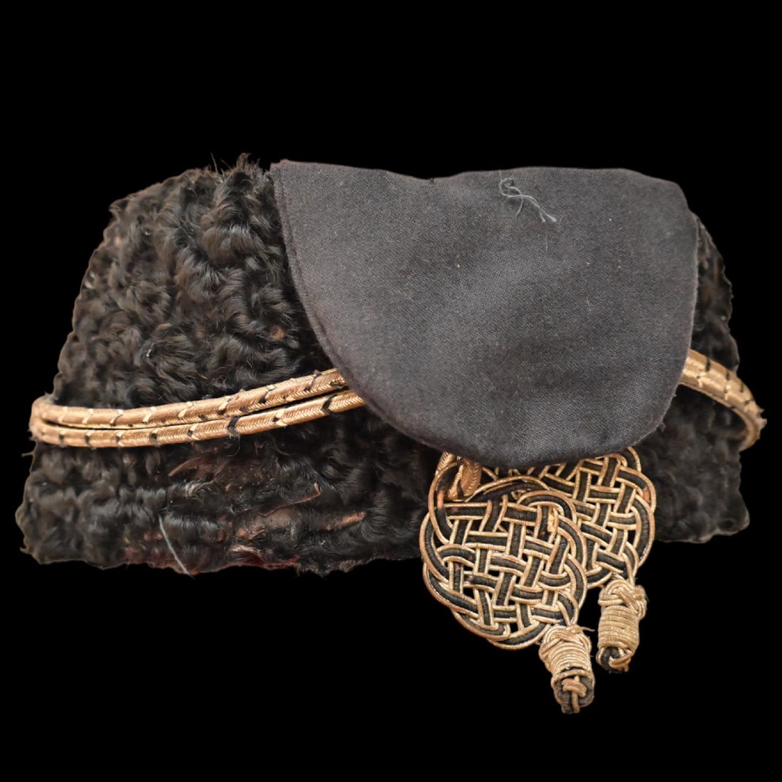 Headdress of the Life Guards Ataman Regiment, Russian Empire, 19th century.: Headdress of the Life Guards Ataman Regiment, Russian Empire, 19th century. The base of the headdress is made of felt, a black bashlyk is sewn onto the top, and the hat is trimmed with black sheepskin