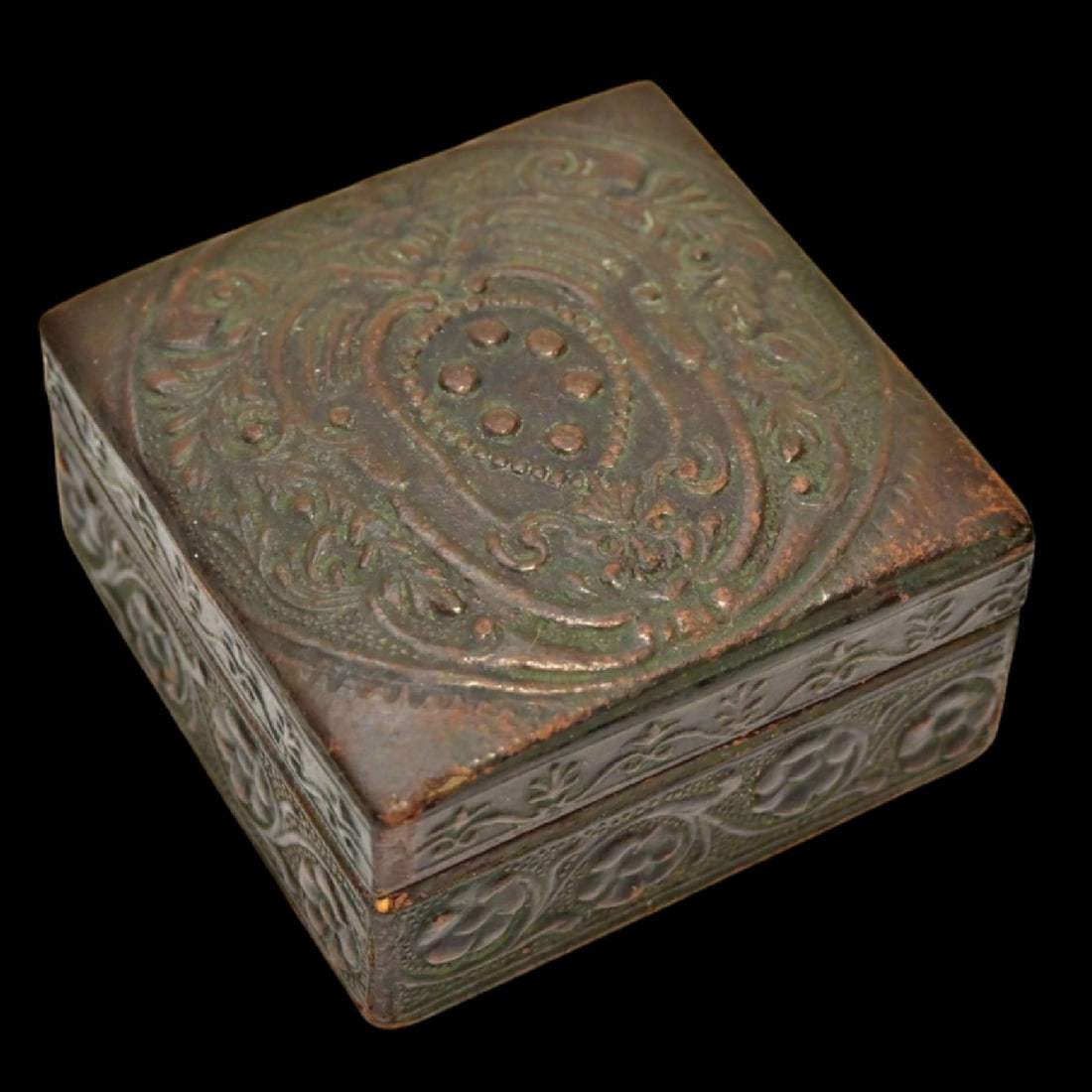 A Rare Italian Renaissance Embossed Leather Box with the Medici Coat of Arms, 16th Century. (1 of 5)