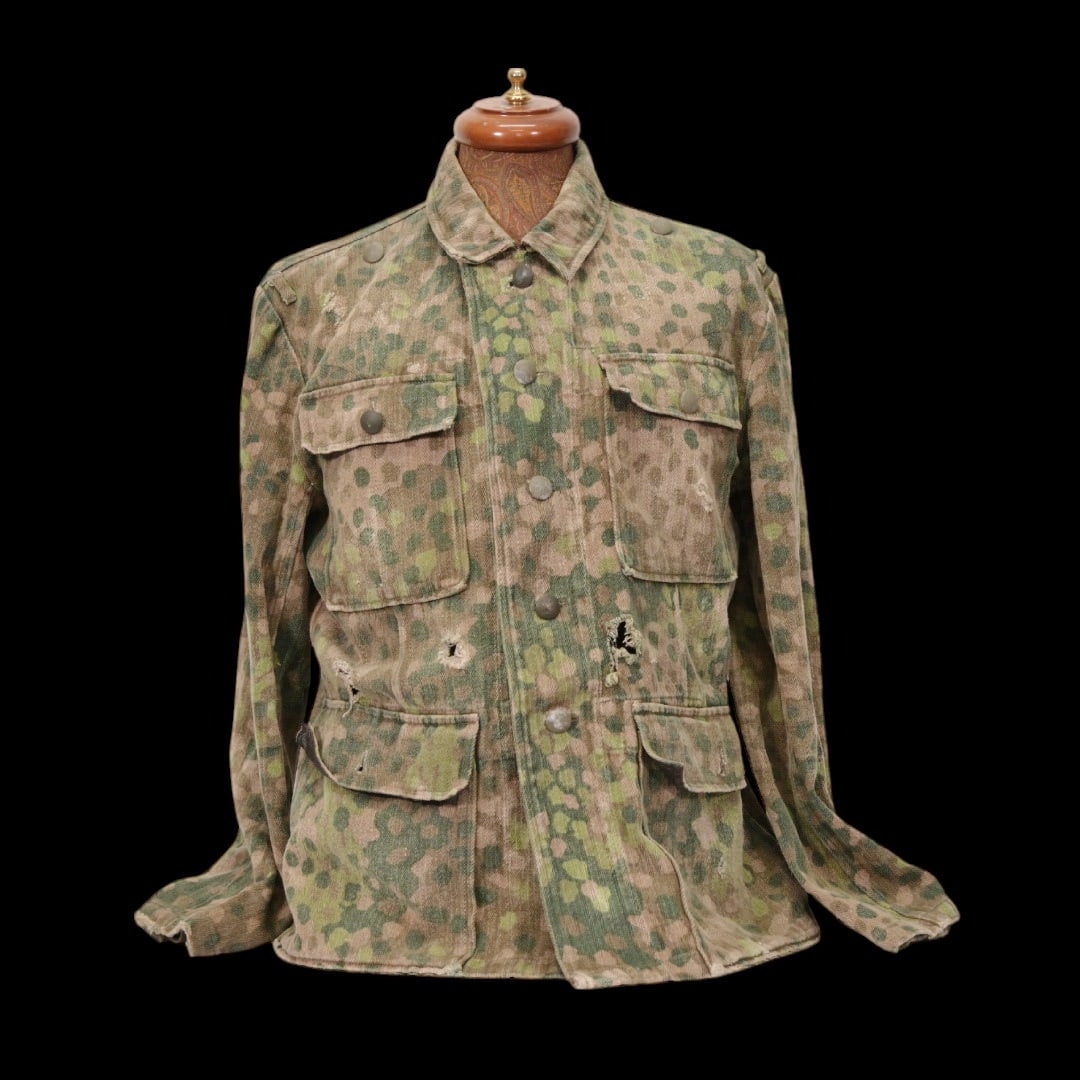 Rare WWII Nazi German SS "Dot 44" Camouflage Pattern Tunic (feldbluse).: Rare WWII Nazi German SS "Dot 44" Camouflage Pattern Tunic (feldbluse). This historically significant piece was part of the standard issue combat uniform for Waffen-SS infantry units during the later 