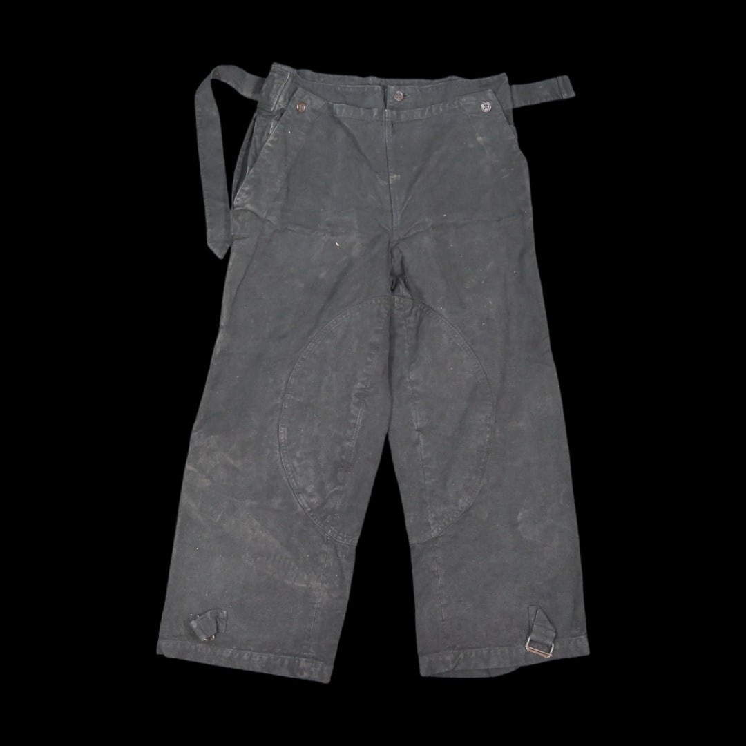Rare WWII Nazi German Kriegsmarine deck trousers with belt.: Rare WWII Nazi German Kriegsmarine deck trousers with belt. The pants feature the iconic front flap design. This example of the garment is made in Germany during ww2 from period correct German cotton 