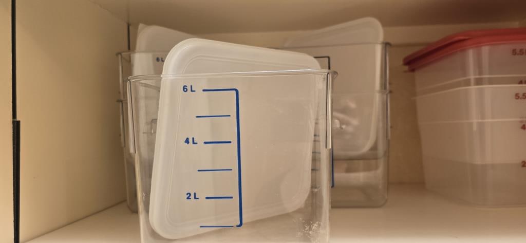 (7) 6-Qt. Commercial Food Storage Containers: (7) 6-Qt. Commercial Food Storage Containers