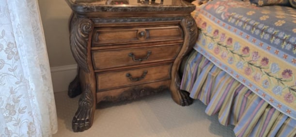European "Old World" styling tied together by featuring a Lion's paw motif. Beautifully crafted in
