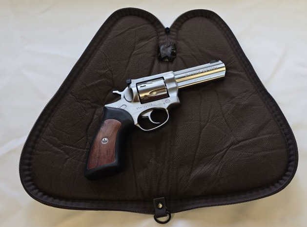 Walnut & Rubber Grips; S/N: 174-11723: Walnut & Rubber Grips; S/N: 174-11723