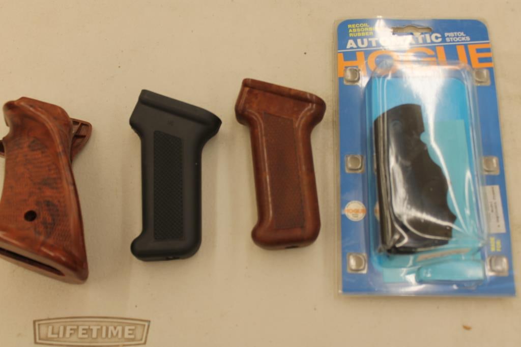 (4) Pistol Grips: (4) Pistol Grips