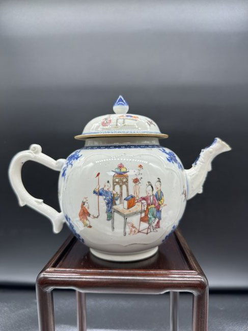 Chinese Antique 18th Century Qianlong Manchurian Teapot (1 of 20)