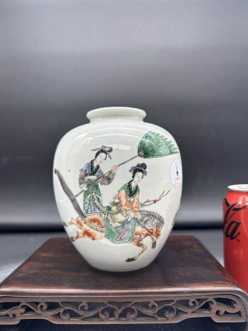 Chinese Antique 19th Century Colorful Jar: This is a Chinese Antique 19th Century Guangxu Period Colorful Jar. This type of vessel is also called Taibai jar. Painting the story of Hua Mulan joining the army. Perfect condition for collection. H