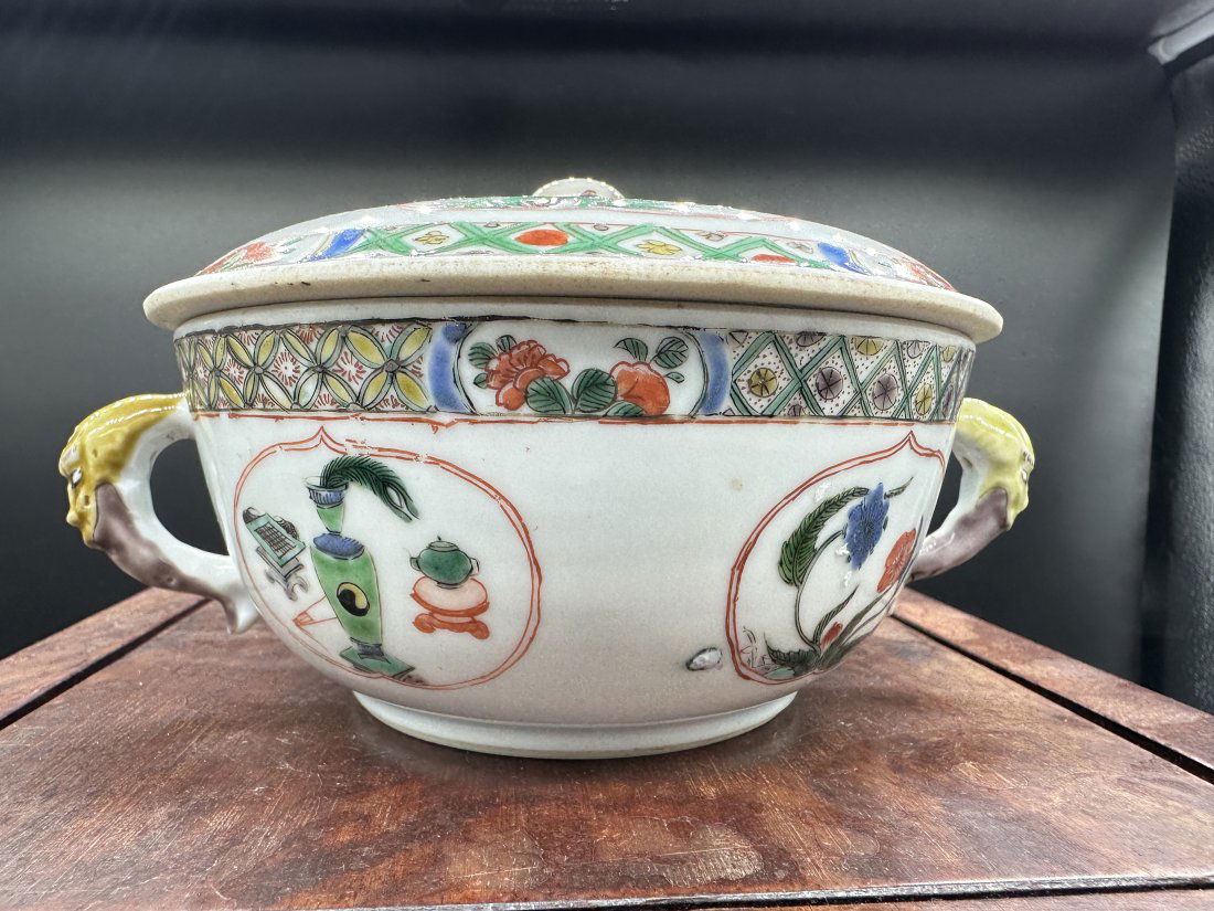 Antique Chinese 18th Century Kangxi Colorful Covered Bowl (1 of 16)