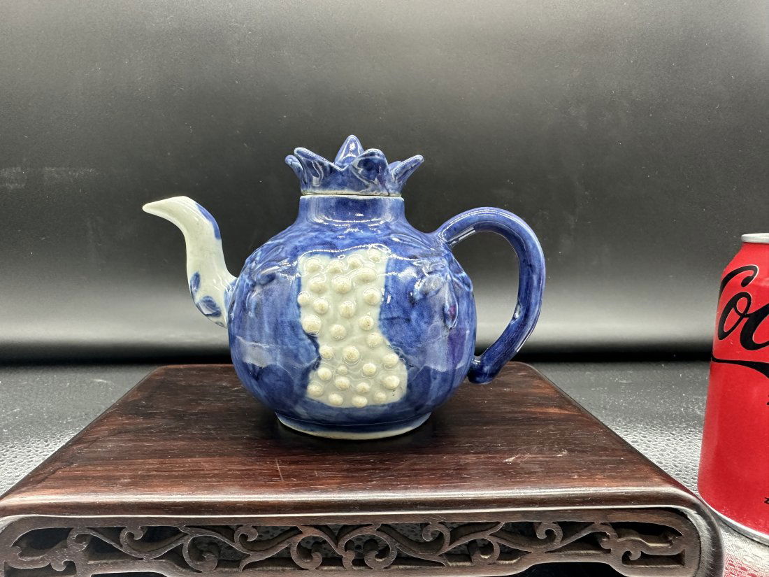 Antique 18th century blue and white jug (1 of 15)