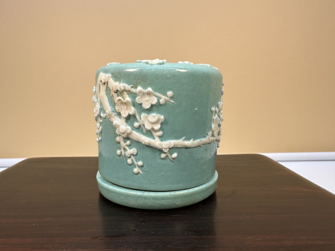 Chinese antique 19th century Lu Jun glazed lake bucket: Chinese antique 19th century Lu Jun glazed lake bucket. An ancient stationery item containing rice glue. Good collection condition