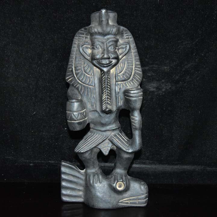 meteorite, pharaoh: meteorite, pharaoh. The shape is unique, the leather shell is old-fashioned, and the magnetism is good. The efficacy and function of the meteorite have powerful mysterious cosmic energy, have a strong