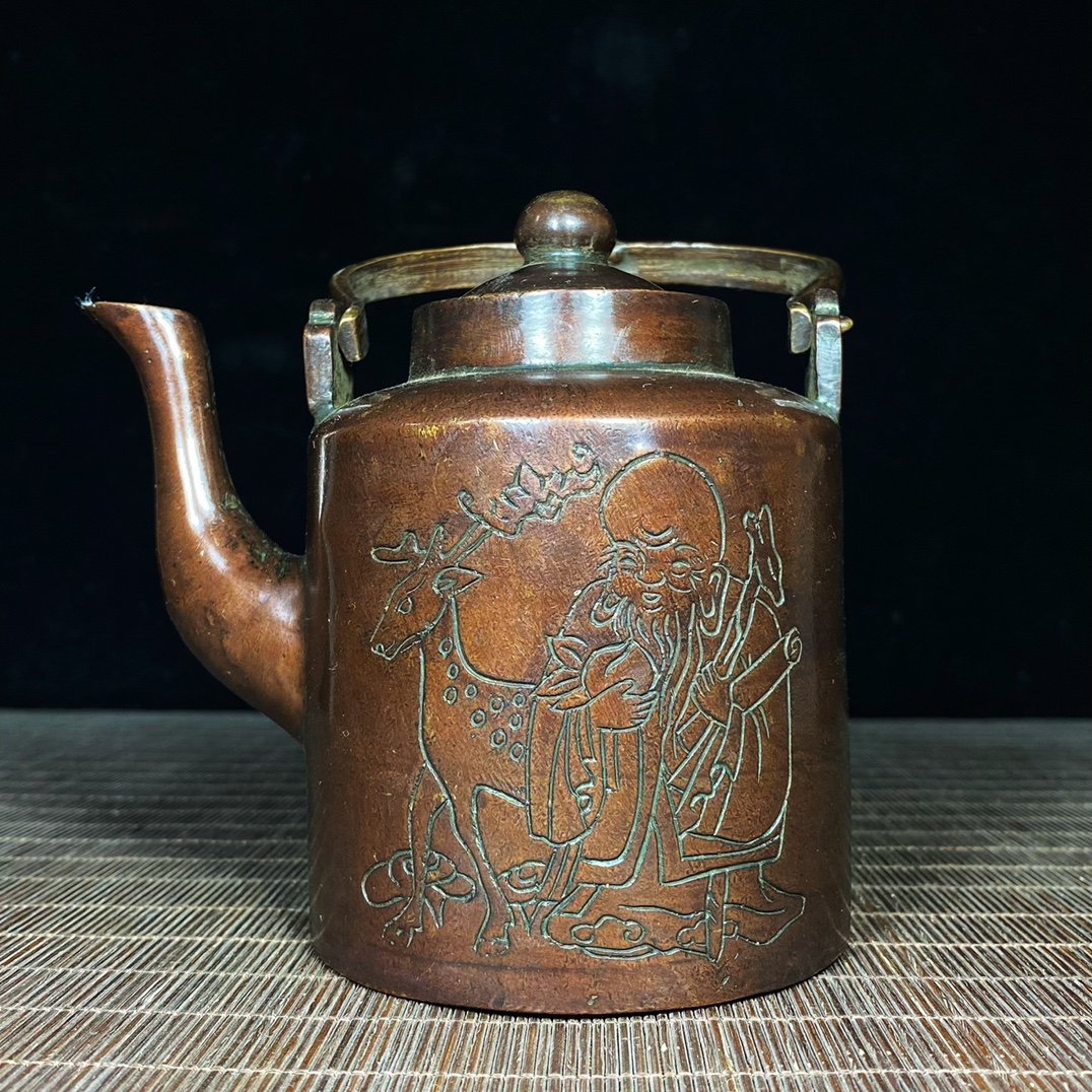 Copper Fulushouxing Pot: Copper Fulushouxing Pot. Specifications Height 13.5 cm, length 13 cm, weight 742 grams .