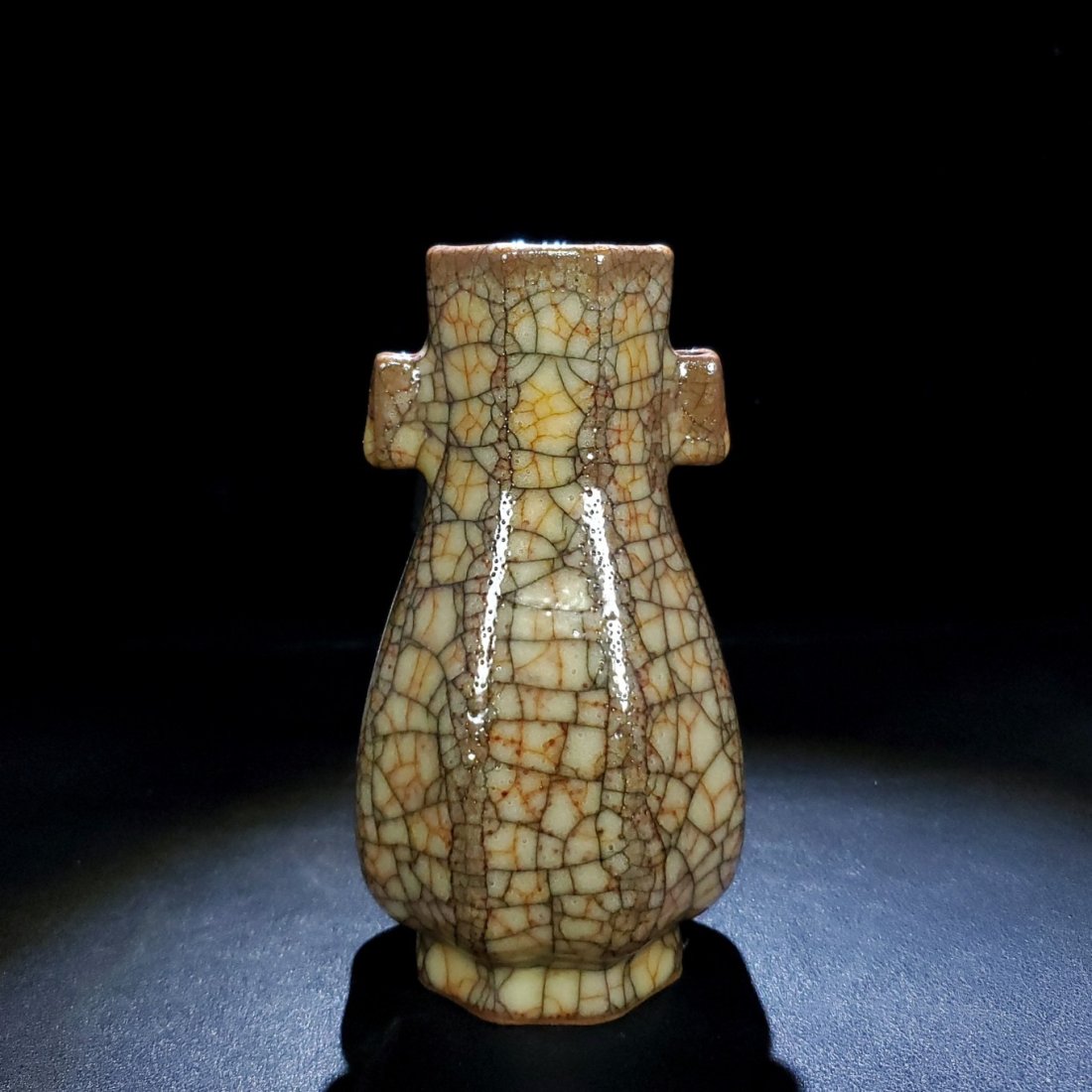 Songge kiln eight-edged pierced ear vase: Songge kiln eight-edged pierced ear vase
