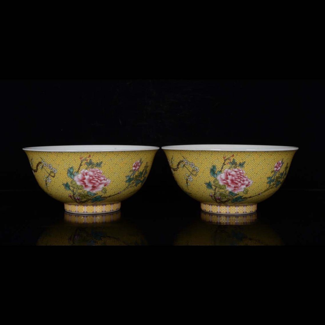 A pair of porcelain bowls with enamel color and four seasons flower pattern (1 of 9)