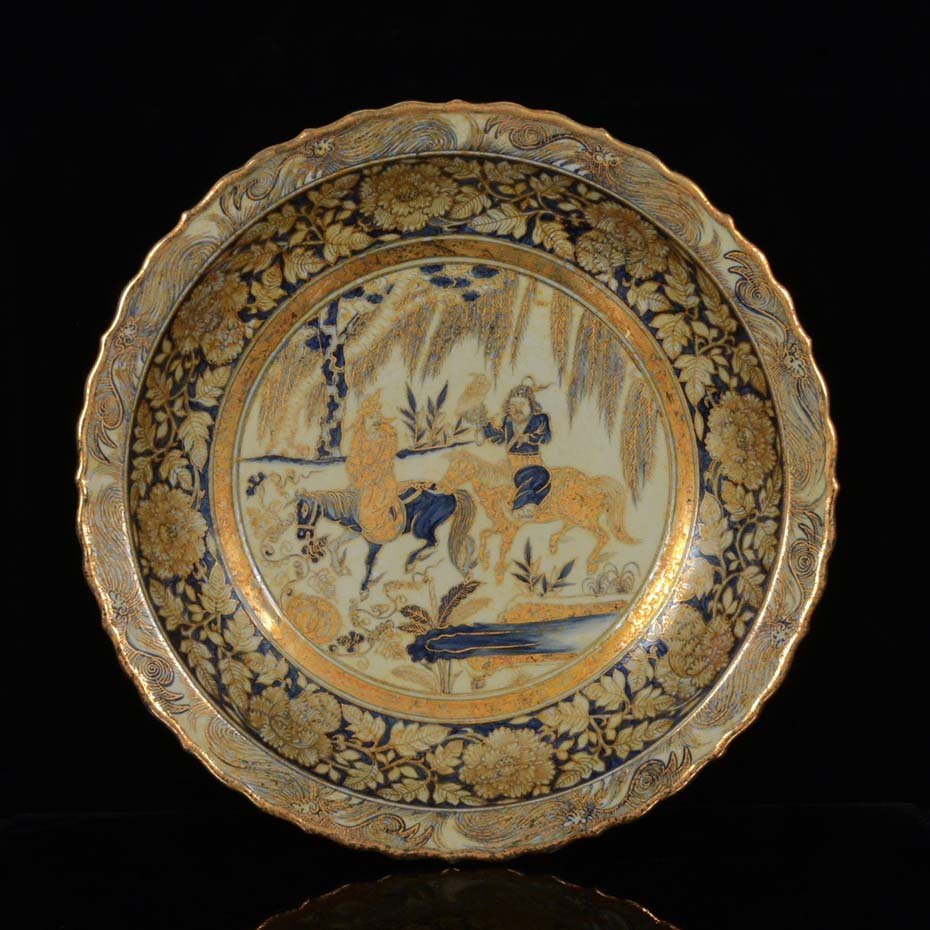 Yuan blue and white painted plate with character story pattern (1 of 9)
