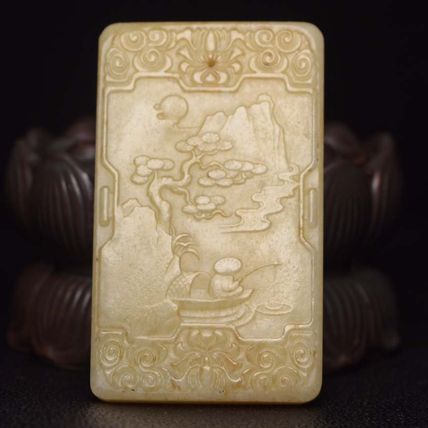 Hetian jade: Hetian jade The jade is delicate and moist, exquisite and generous in shape, exquisite in carving, simple and natural in patina, has important historical and cultural connotations, and is very collect