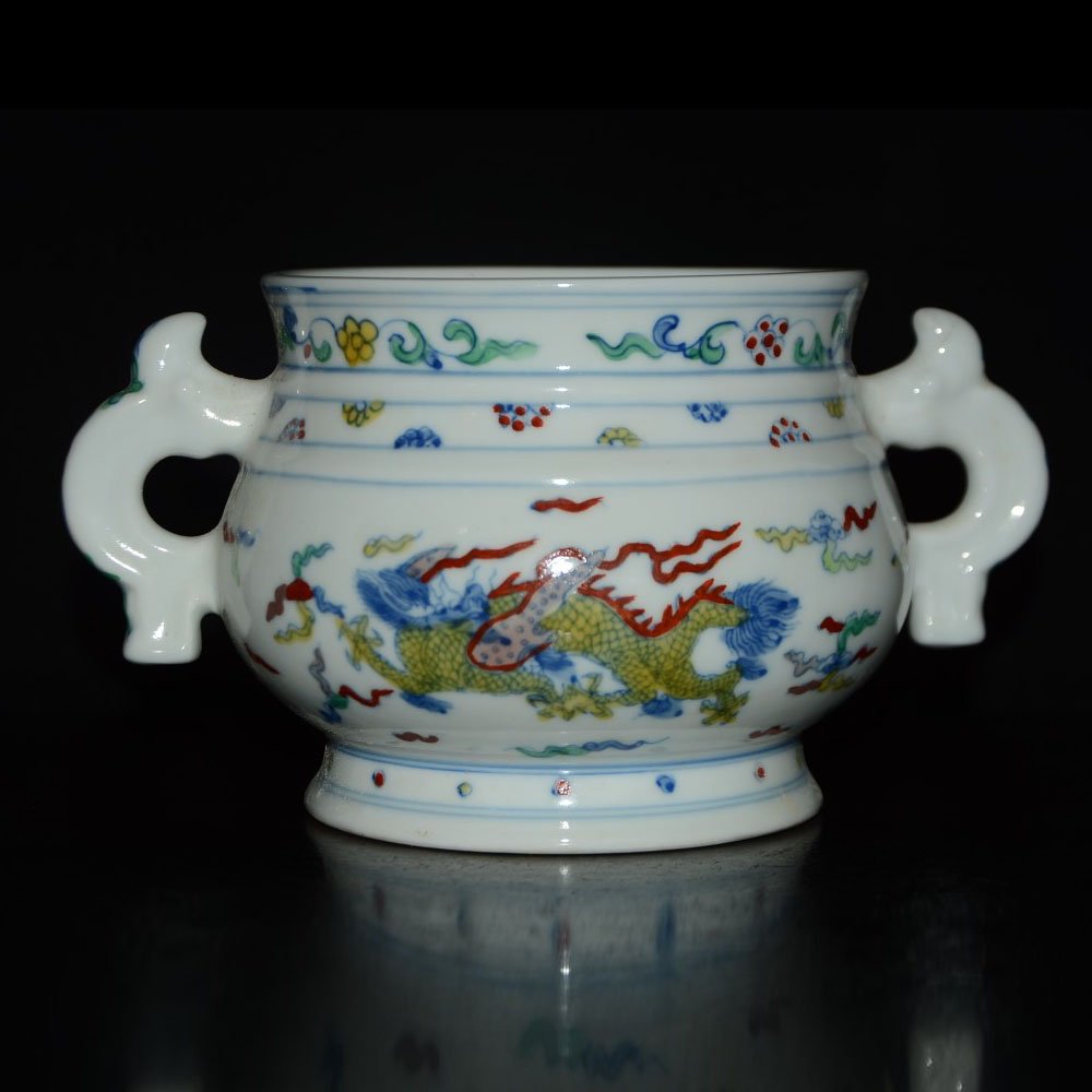 Ming Dynasty Chenghua Doucai hand-painted unicorn picture incense burner (1 of 9)