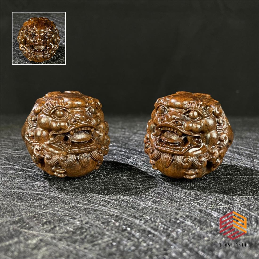 Old material agarwood handball (1 of 7)