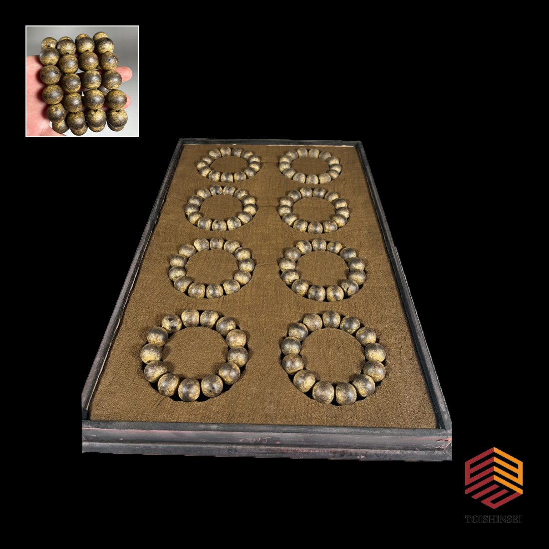 Phoebe lacquerware boxed agarwood bracelets 8 pieces (1 of 9)