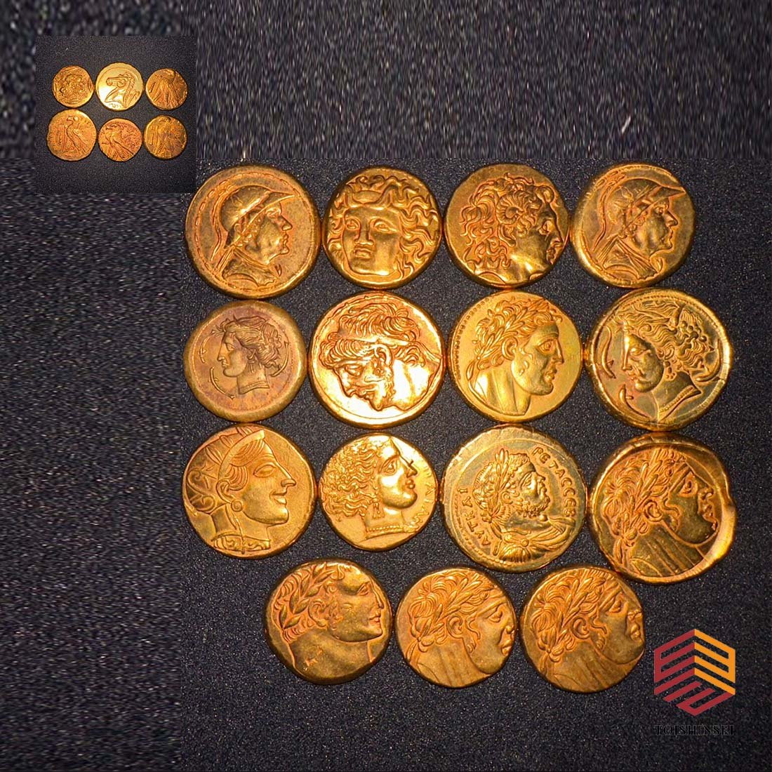 Roman gold coins 15 (1 of 8)