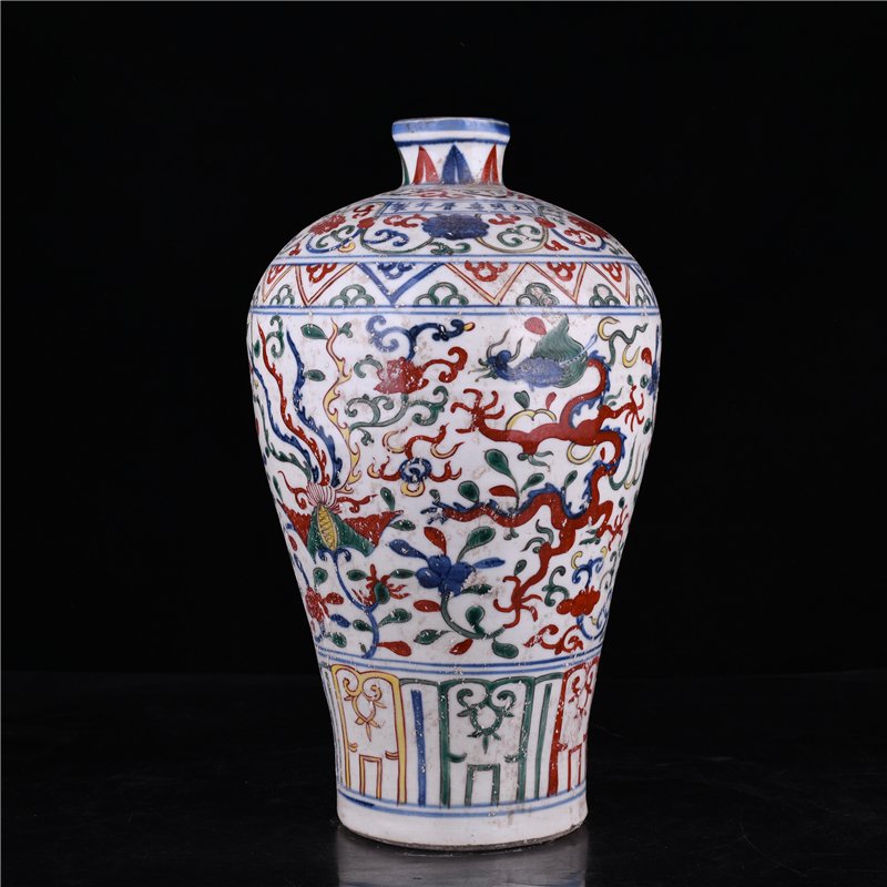 Ming Dynasty Wanli colorful dragon and phoenix flower pattern plum vase (1 of 9)
