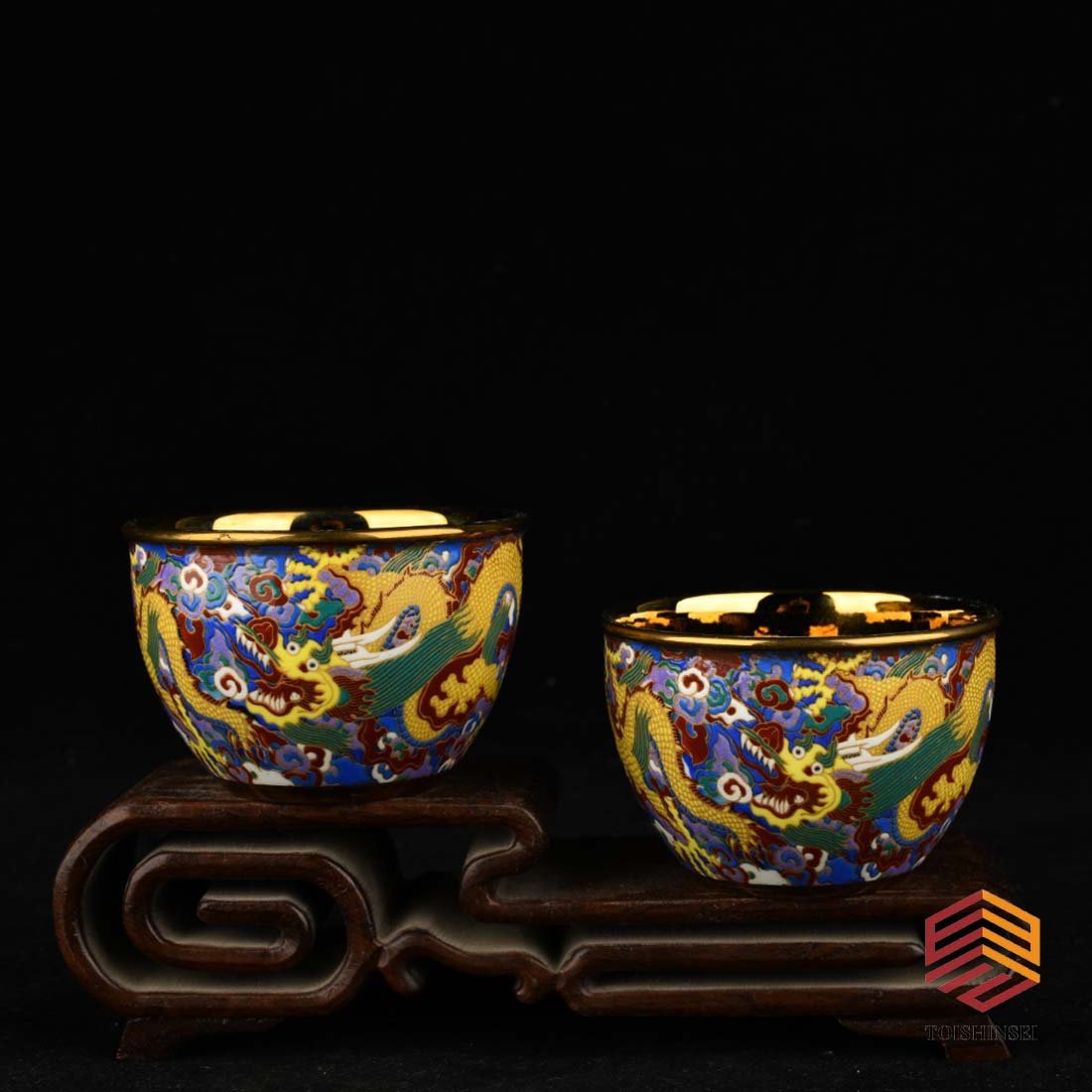 Qianlong period, Qing Dynasty, enamel and gilt hand cup with cloud and dragon pattern (1 of 9)