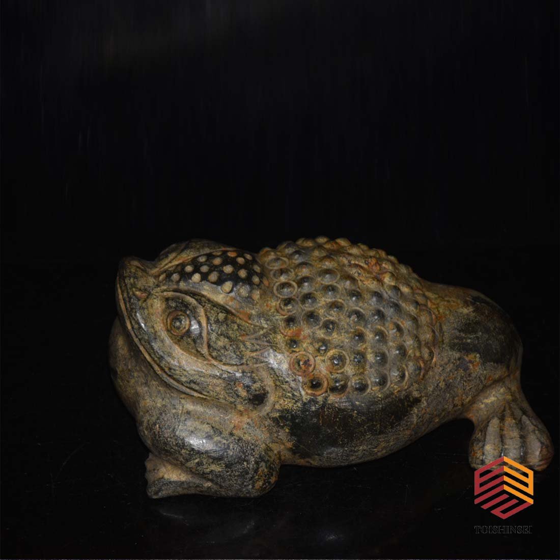 Meteorite, Golden Toad: Meteorite, Golden Toad Unique shape, sophisticated leather shell, good magnetism, the efficacy and role of meteorites are powerful mysterious cosmic energy, strong ability to ward off evil spirits, an