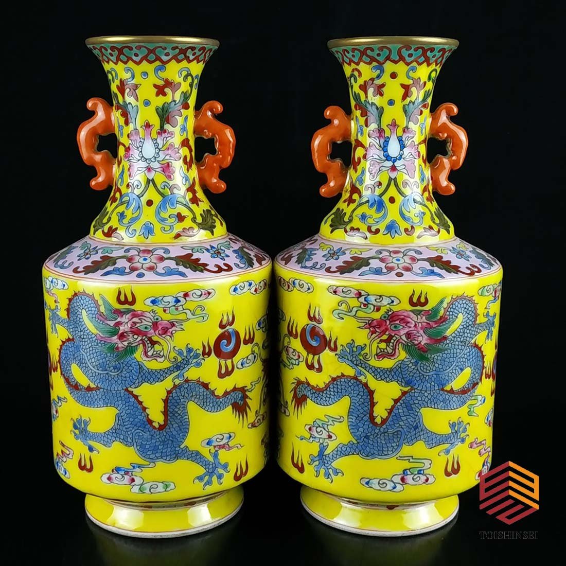 Qing Dynasty Qianlong enamel hand-painted dragon pattern gold double-ear vase (1 of 7)