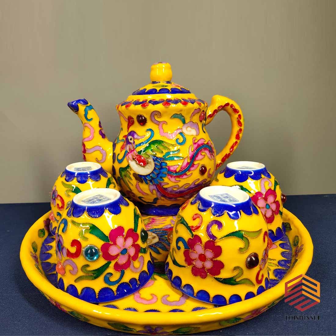 Ming Dynasty Chenghua year gold filigree thin body inlaid with gemstone tea set set: Ming Dynasty Chenghua year gold filigree thin body inlaid with gemstone tea set set