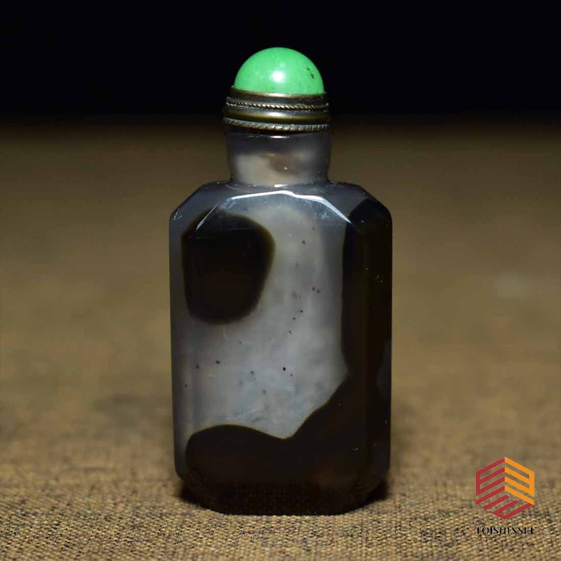Agate hand-drawn snuff bottle (1 of 6)