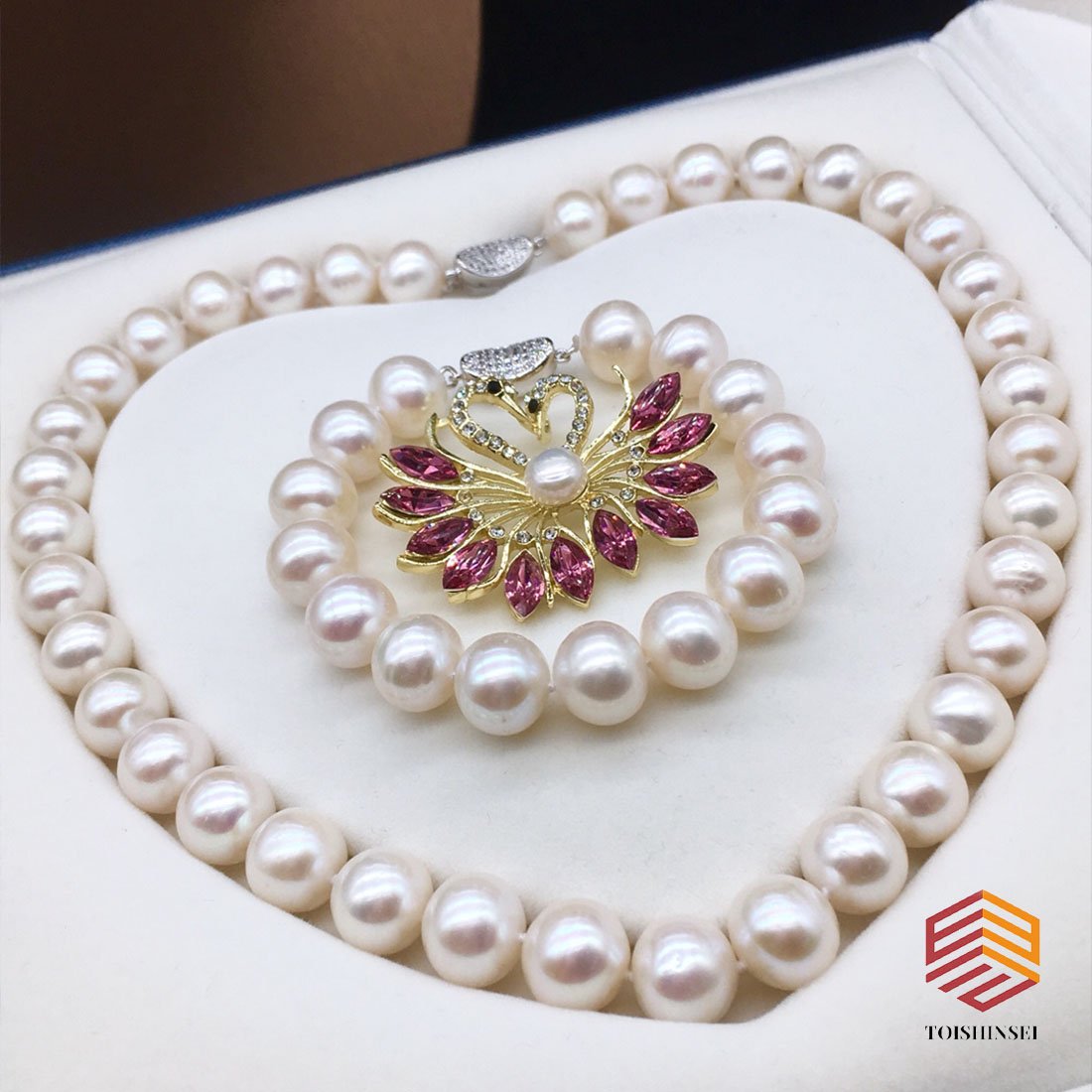 Natural white pearl necklace bracelet (1 of 6)