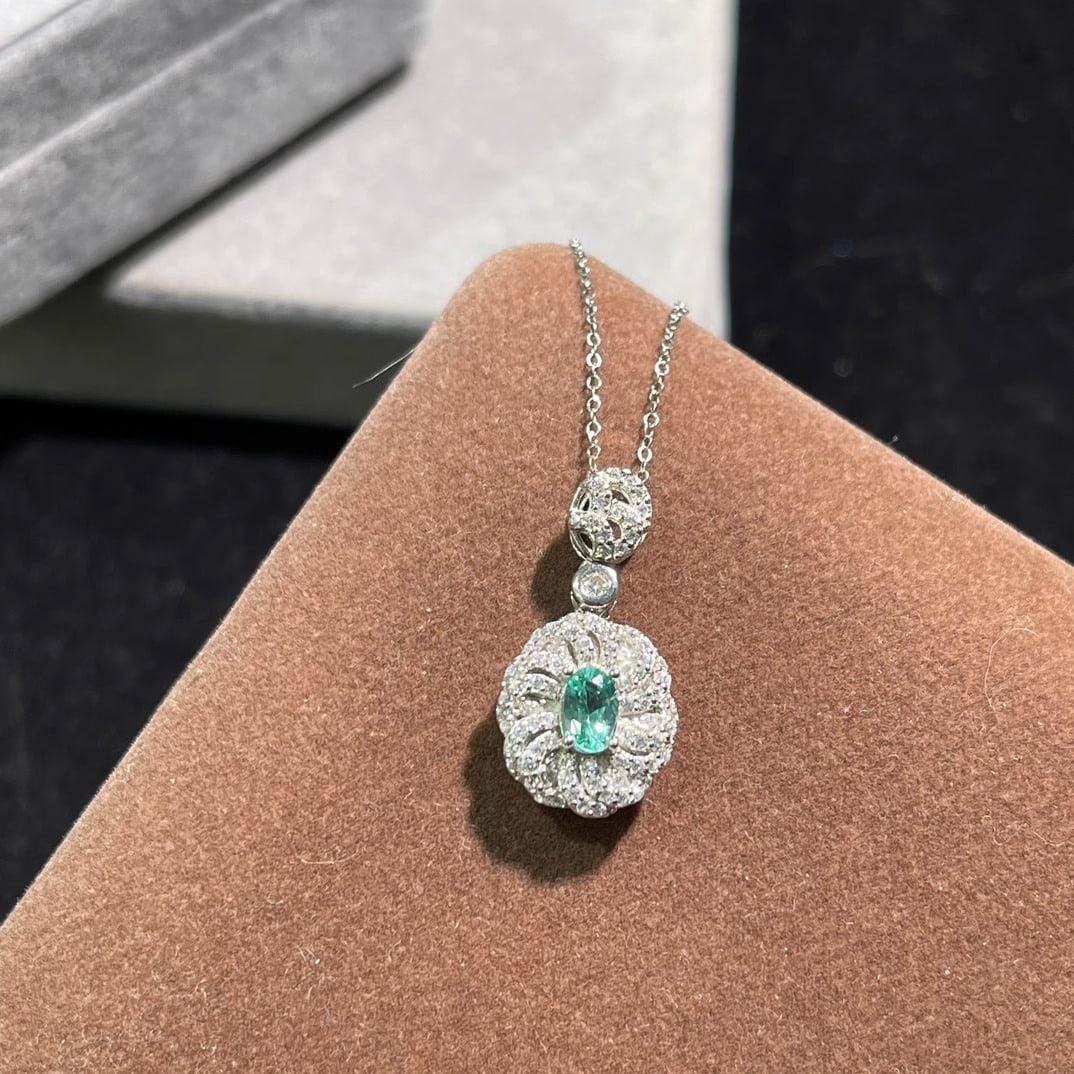 S925 sterling silver pure natural Colombian emerald pendant, high quality emerald, high clarity, (1 of 5)