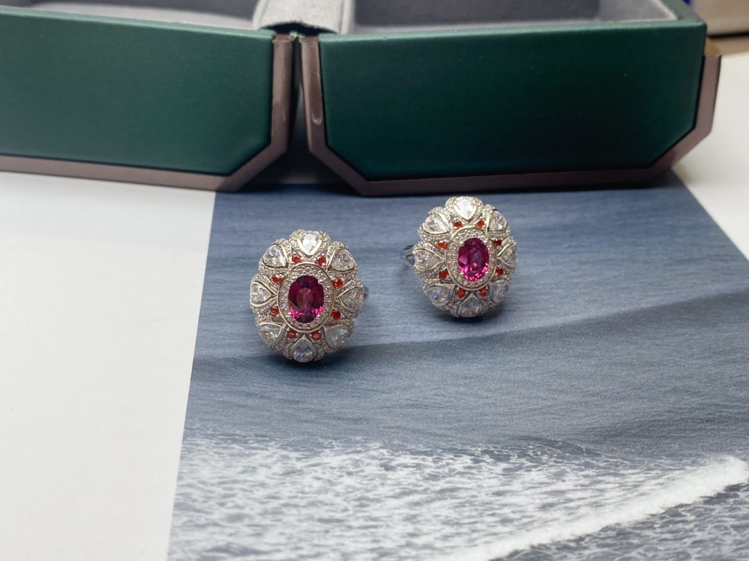 S925 silver inlaid natural garnet ring (1 of 3)