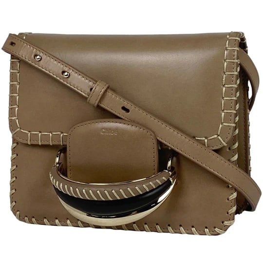 Chloe Kati Shoulder Bag Crossbody Shoulder Bag Leather Brown Women [Second Hand][Second Hand]: Width about 20cm Height about 16cm Depth about 7.5cm Material: Leather Color: Brown Comments: [Overall] Deformation, life odor, wear, scratches, wrinkles, stains [Inside] Indentation [Strap] Fading, w