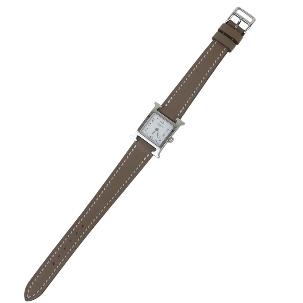 Unused preserved item HERMÈS Hermes H watch 18 elephant grey Etoupe Swift leather silver buckle: Color: 18 Elephant Grey Etoupe Material: Swift leather Size (approx.) 21 mm, inner diameter up to 16.5 cm Accessories: Warranty, Box Style: H watch