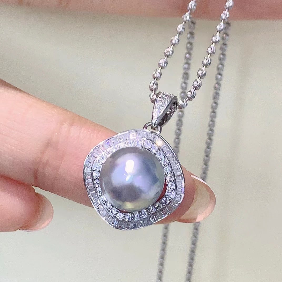 Extra strong pearlescent rare Tahitian seawater platinum grey pearl pendant: 12?13MM, slightly flawed