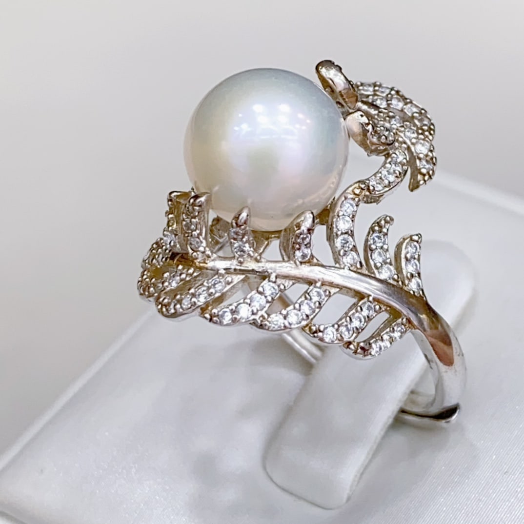 Aurora Edison Pearl Ring (1 of 4)