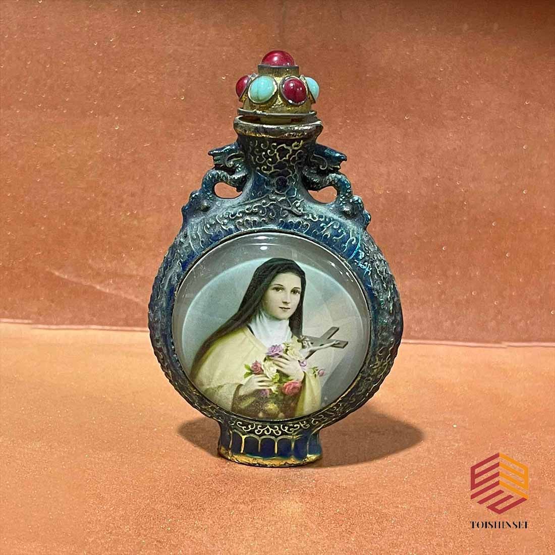 Cloisonne figure lotus snuff bottle ornament: Old cloisonne lotus snuff bottle ornaments High 8.5CM wide 5cm