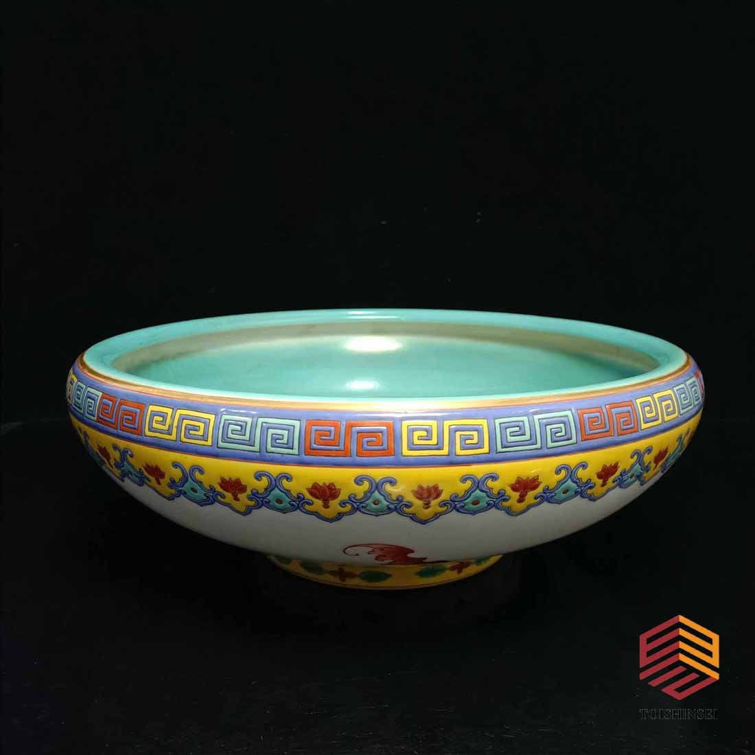 Inscribed: Enamel dragon pattern brush washer made during the Yongzheng period of the Qing Dynasty (1 of 10)