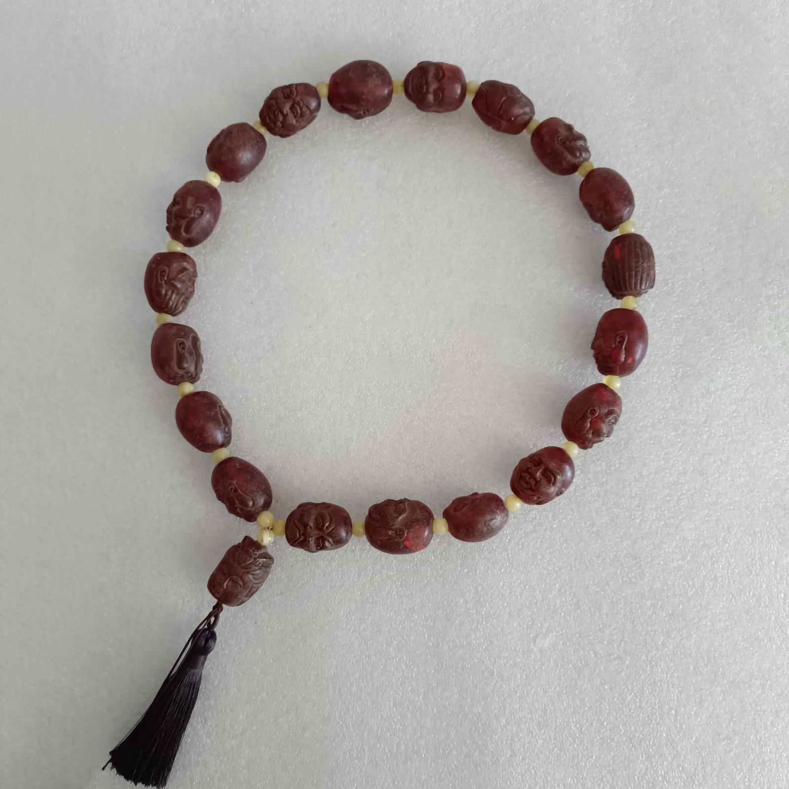 Qing styel blood amber handheld (1 of 9)